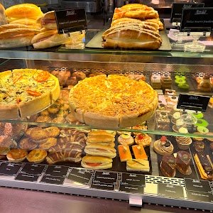 Martel Thônex place picture